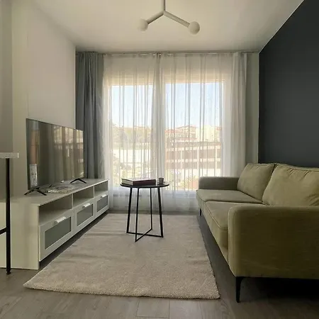 Newly Built Compact Luxury 1br W/ Free Parking #178 *